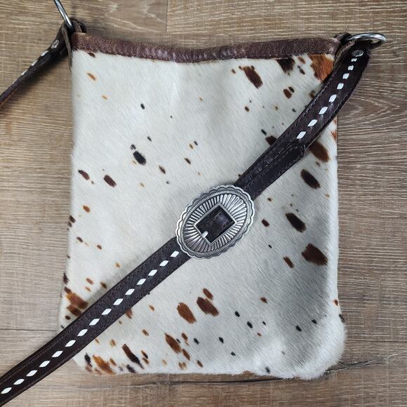 Running Roan Tack Cowhide and Brown Leather Belt Buckle Crossbody Purse - Picture 2 of 11